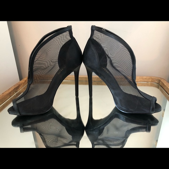 Heels - Picture 5 of 8